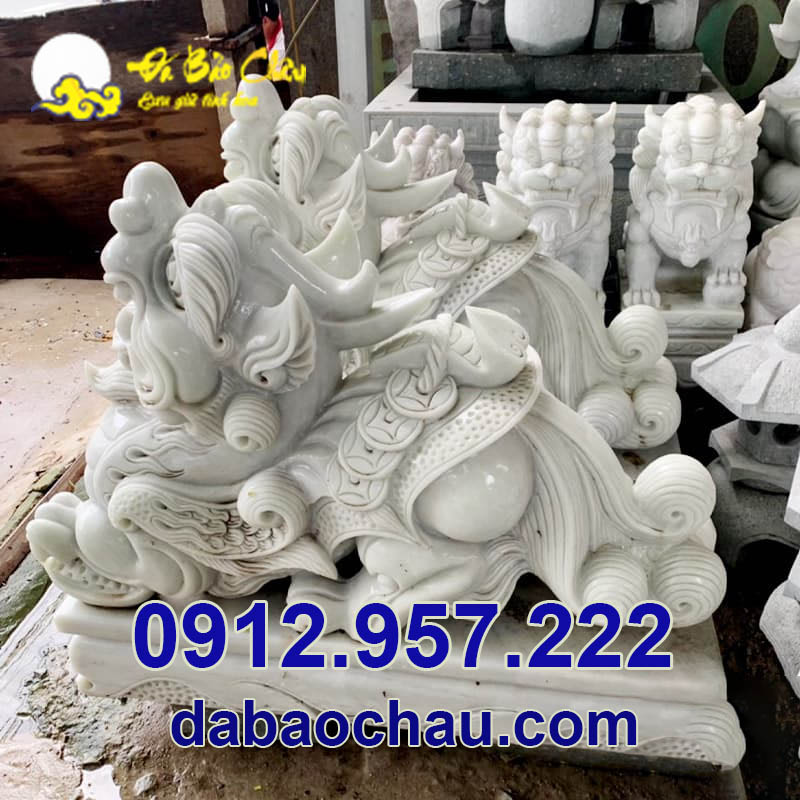 Cặp Tỳ Hưu đá tự nhiên uy nghi.