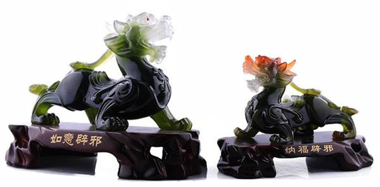 Tỳ Hưu và Sự Thật Về "Giới Tính": Giải Mã Vật Phẩm Phong Thủy Chiêu Tài Lộc Chính Phái 4 Cặp Tỳ Hưu: Phân biệt đực cái theo tạo hình.