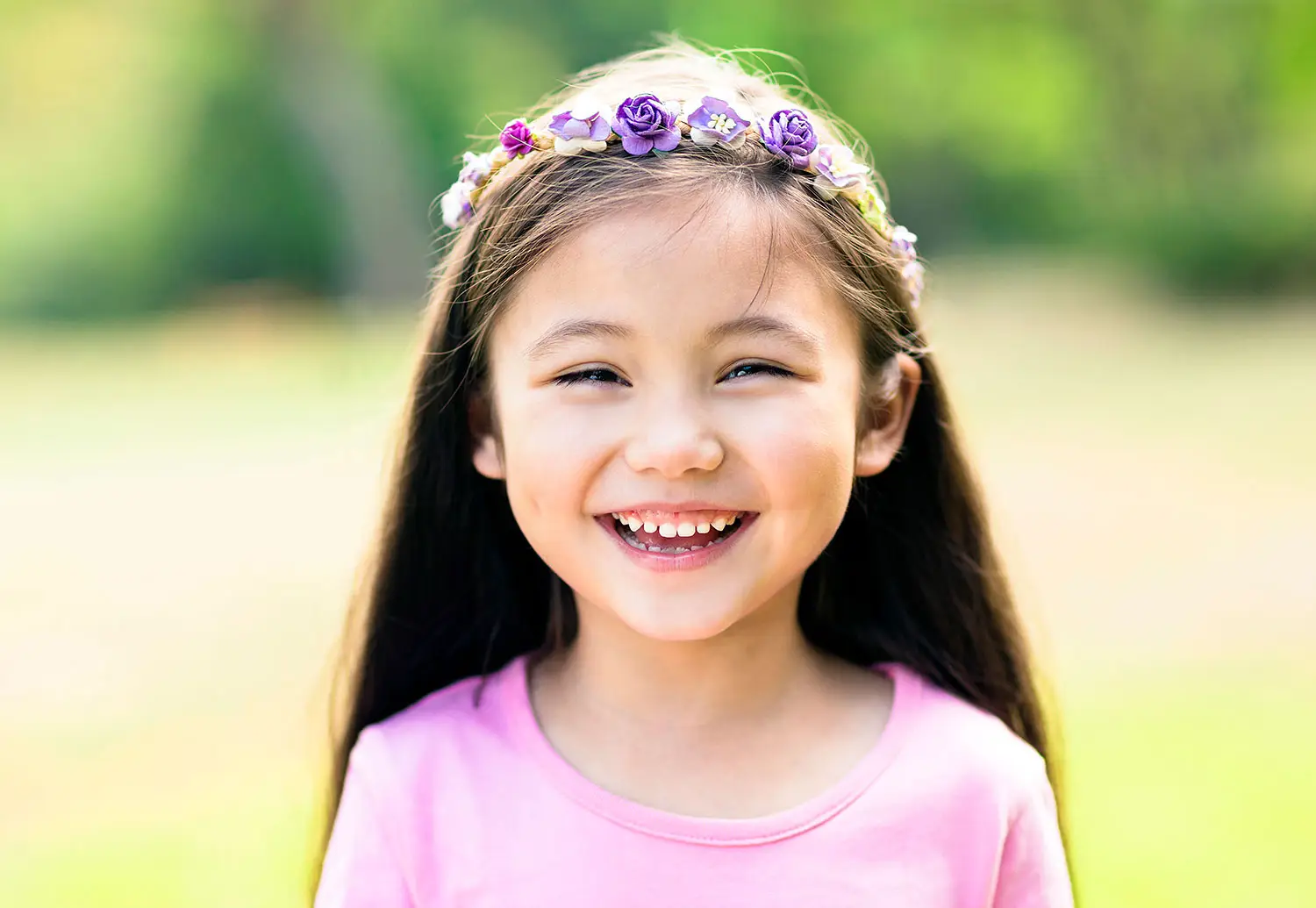 Bí Quyết Đặt Tên Con Theo Họ Nguyễn Hợp Mệnh, Thuận Phong Thủy 5 Em bé đang cười tươi rạng rỡ