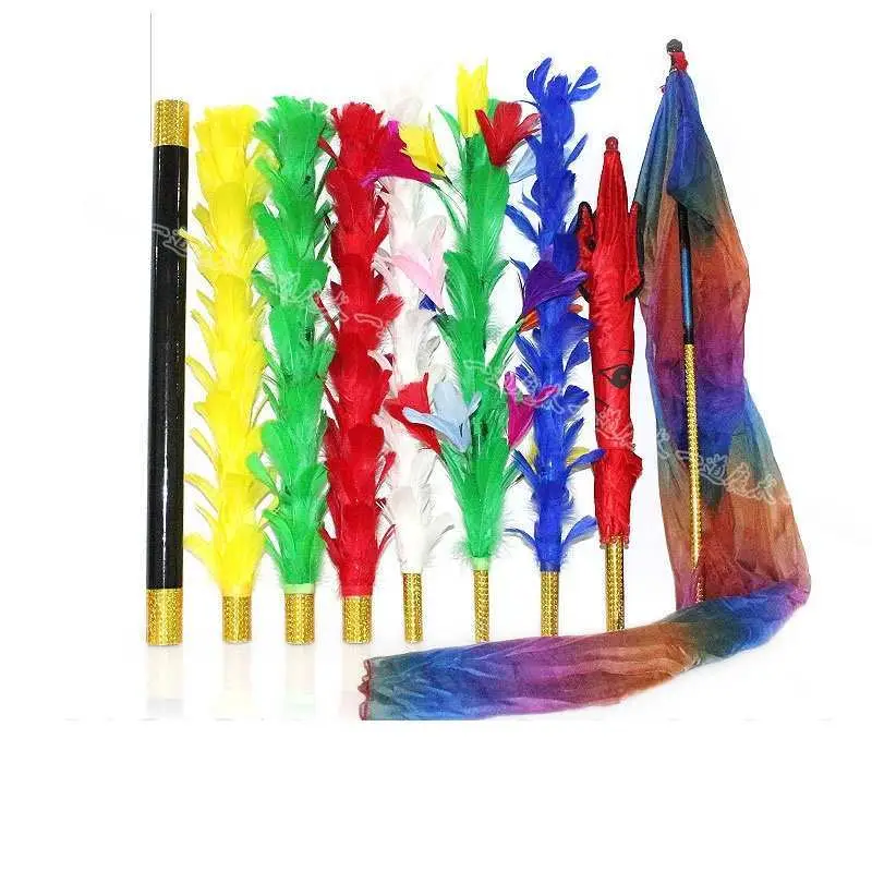 Chổi lông gà cũ mới: Đối lập điềm báo.