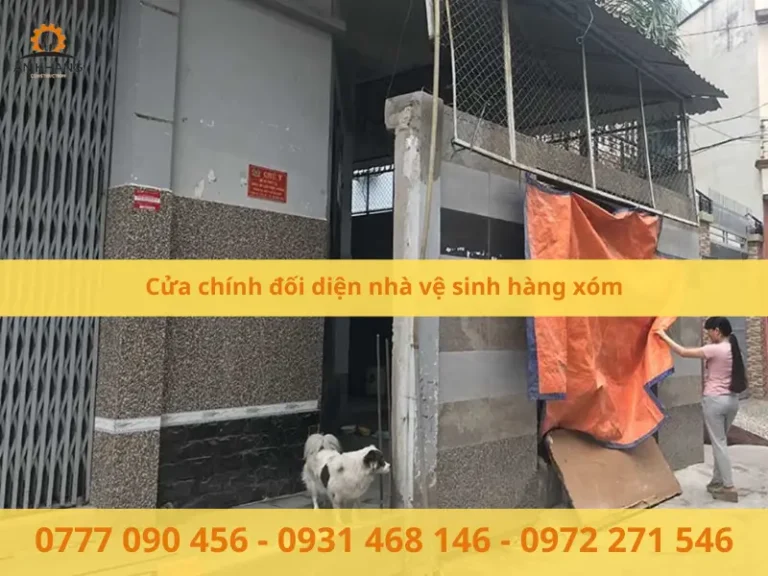 Xung đột luồng khí: Tốt cửa chính, xấu toilet.