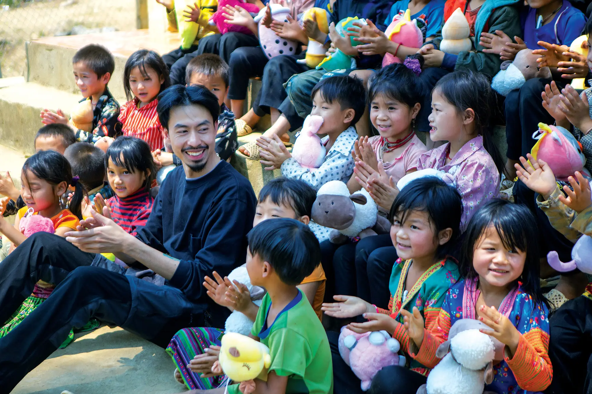 Giải Mã Giấc Mơ Thấy Kiến Thợ: Điềm Báo Lao Động Hay Cơ Hội Mới? 7 Người thiền định, tình nguyện vì cộng đồng.