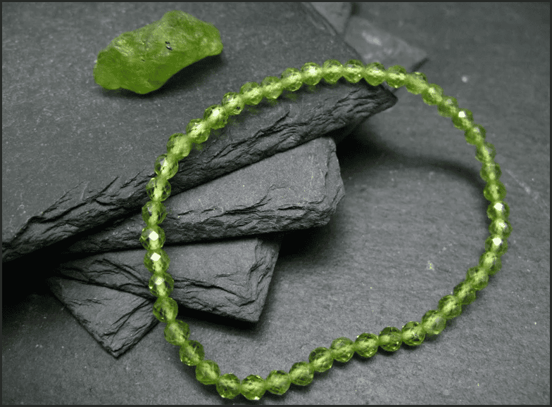 Vòng Đá Peridot Mệnh Mộc: Hướng Dẫn Kích Hoạt Vận Khí, Tài Lộc 7 Peridot Thiền Định: An Nhiên Năng Lượng