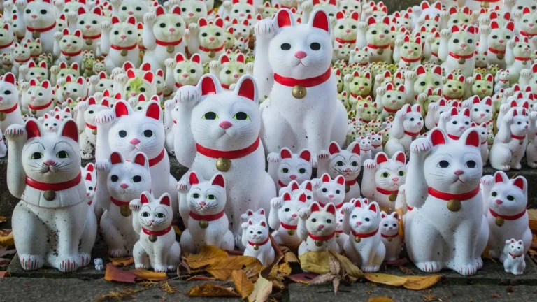 Mèo Thần Tài Maneki Neko tại Đền Gotokuji