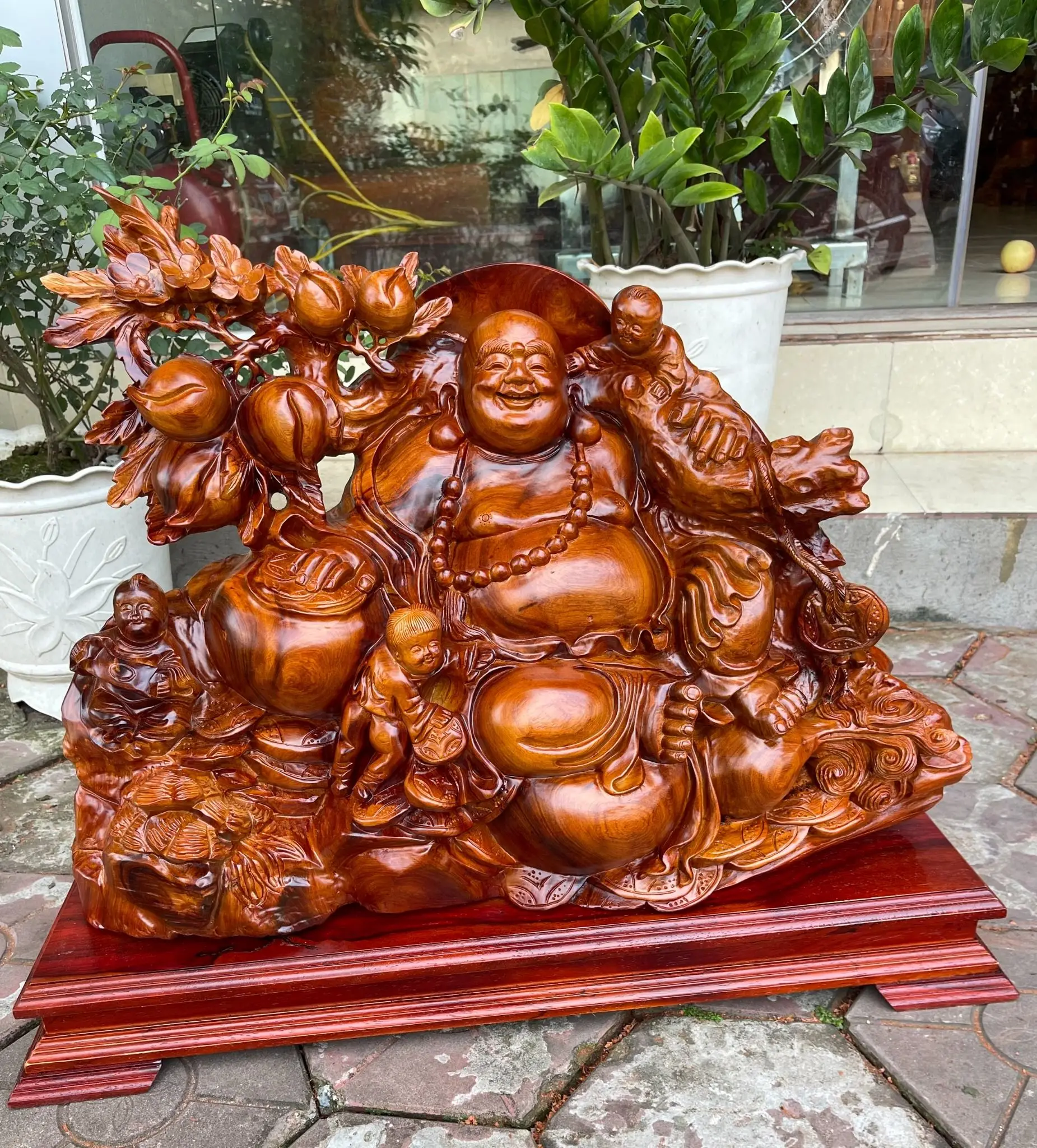 Đài Thờ Thần Tài Thổ Địa: Bố Trí Chuẩn Mực, Thành Kính An Gia 9 Biểu tượng an lạc và thịnh vượng