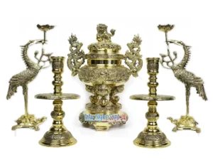 Bộ ngũ sự đồng tinh xảo: Đỉnh hương, chân nến, hạc.