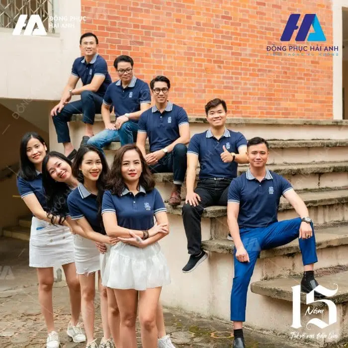 Nằm Mơ Thấy Mặc Đồng Phục Học Sinh: Ý Nghĩa Sâu Sắc & Lời Khuyên 4 Học sinh đồng phục: Nắng hoài niệm, khởi đầu mới.