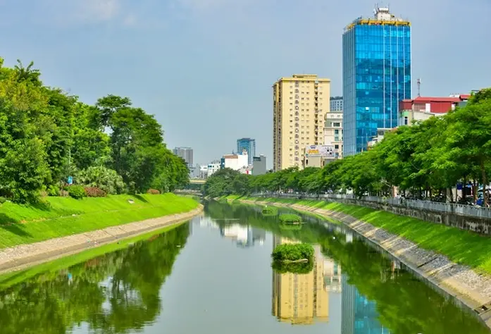 Nằm Mơ Thấy Mình Làm Thầy Bói: Giải Mã Điềm Báo Cho Tương Lai Bạn? 7 Cây xanh, dòng sông: Sự sống, phát triển, bình yên.