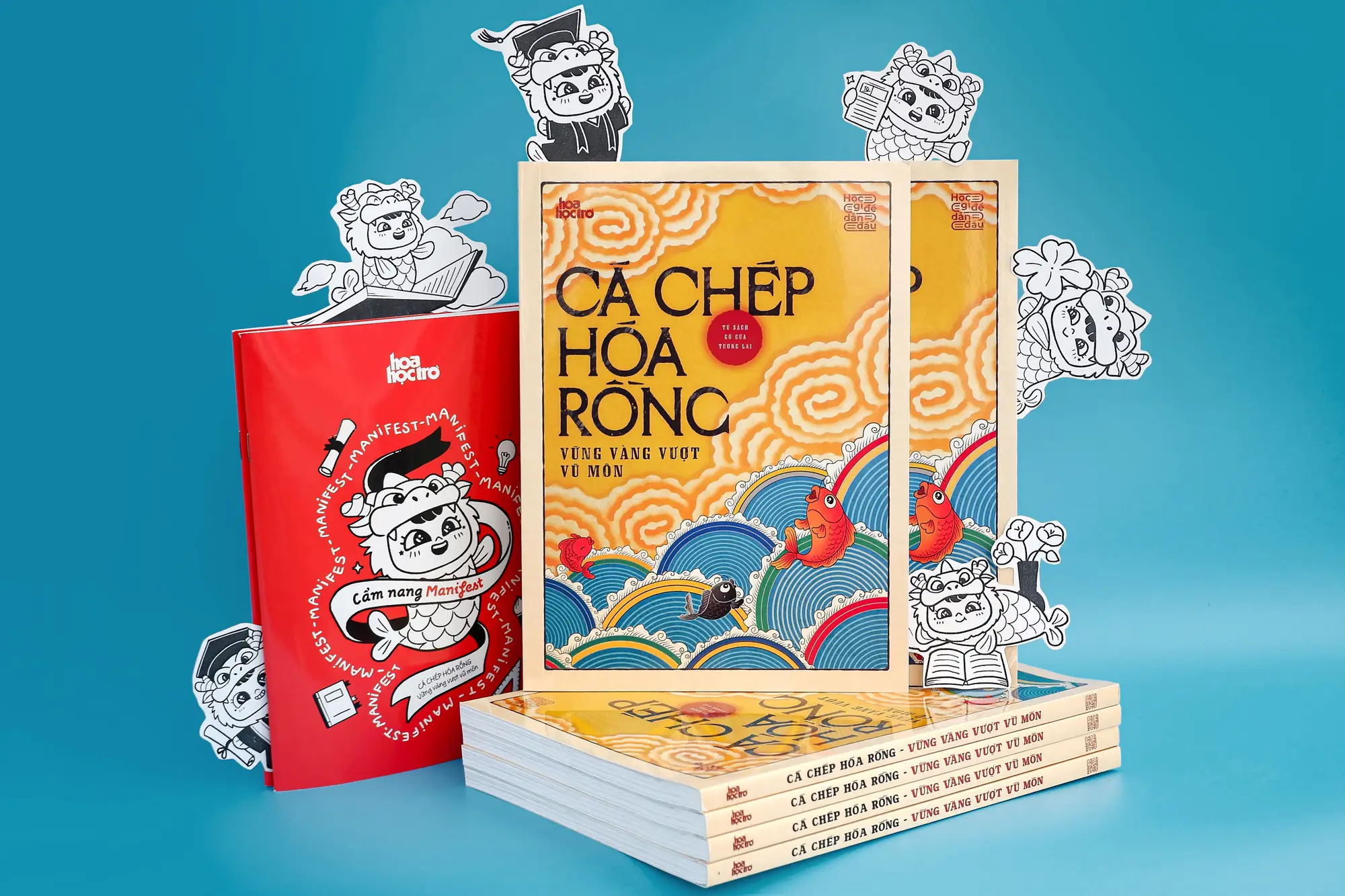 Nằm Mơ Bắt Được Cá: Giải Mã Điềm Lành, Hóa Giải Điềm Dữ Cho Vận Mệnh Của Bạn 7 Cuốn sổ mơ mở, minh họa cá độc đáo.