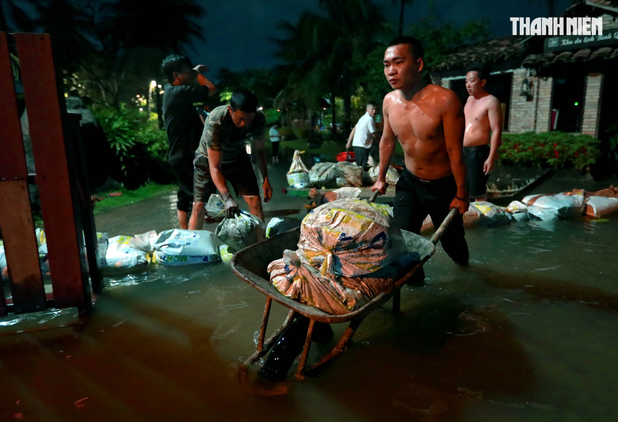 Nằm Mơ Thấy Sóng Thần: Giải Mã Điềm Báo và Con Đường An Tâm 6 Thanh bình sau bão: Kiên cường vượt khó.