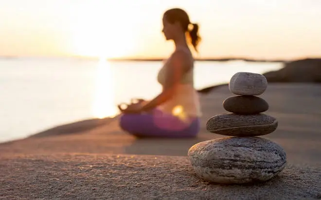 Mơ Thấy Bạch Tuộc: Giải Mã Điềm Báo & Hướng Hóa Giải An Tâm 2 Thiền định thư thái, ánh sáng an yên cân bằng.