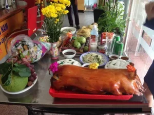 Mâm cúng heo quay đầy đủ trang trọng