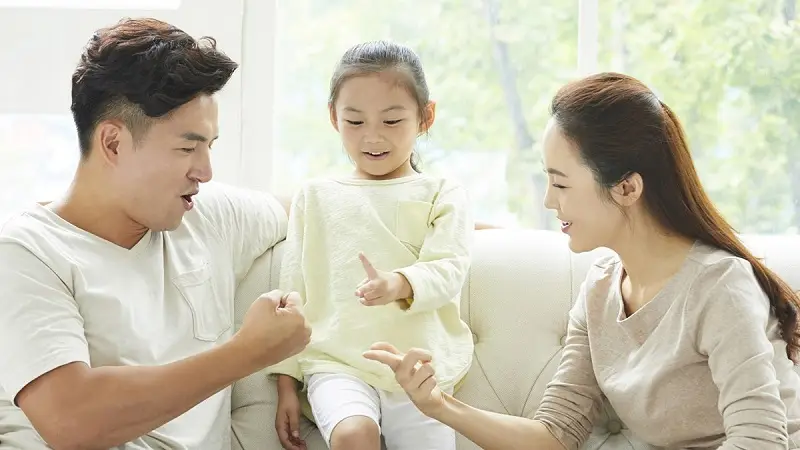 Gia đình hạnh phúc: Khoảnh khắc ấm áp yêu thương