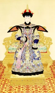 Hoàng hậu uy nghi, huyền ảo tựa giấc mơ.