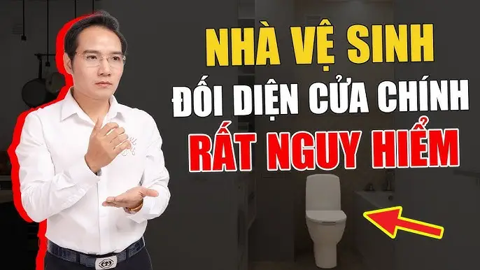 Cửa chính, toilet: Ảnh hưởng tài lộc, sức khỏe, gia đạo.