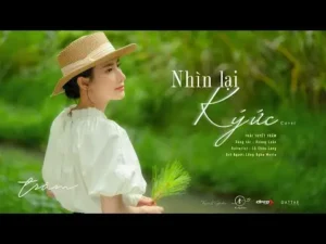 Khoảnh khắc trầm tư, nhìn lại hồi ức.