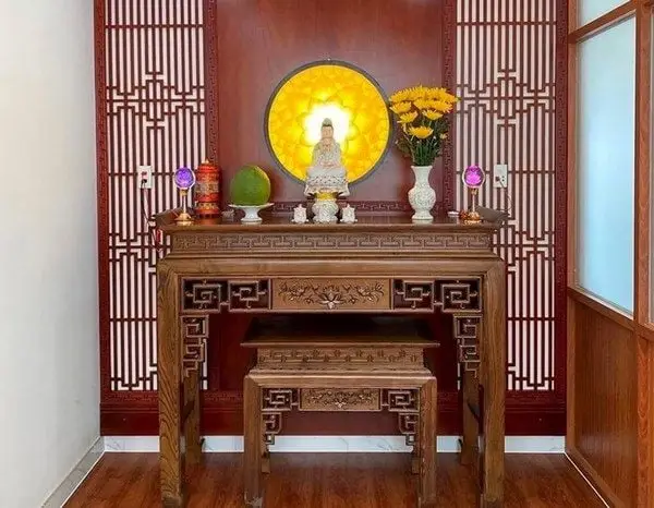 Kiêng Kỵ Bếp Đối Diện Bàn Thờ: Hướng Dẫn Hóa Giải Chuẩn Xác 7 Bàn thờ tâm linh trang trọng và thanh tịnh