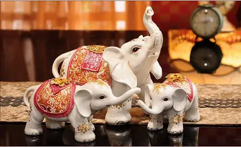 Tượng Voi Phong Thủy Trên Bàn Làm Việc: Kích Hoạt Quyền Năng, Chiêu Tài Lộc và Bình An Sự Nghiệp 6 Hướng đặt tượng voi phong thủy trên bàn làm việc