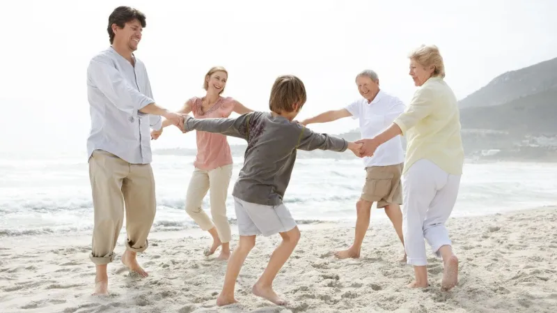 Gia đình gắn kết, hỗ trợ nhau