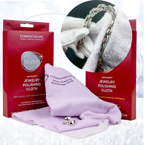 Dụng cụ vệ sinh bạc như khăn lau, dung dịch làm sạch chuyên dụng.