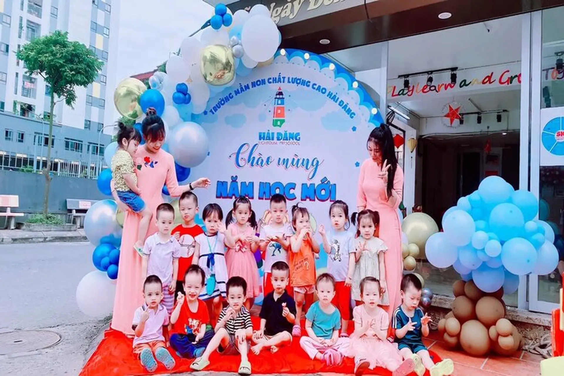 Giải Mã Giấc Mơ Thấy Bị Đuổi Việc: Điềm Báo Hay Lời Cảnh Tỉnh? 6 Nắm giữ mầm non, đón chào cơ hội mới.