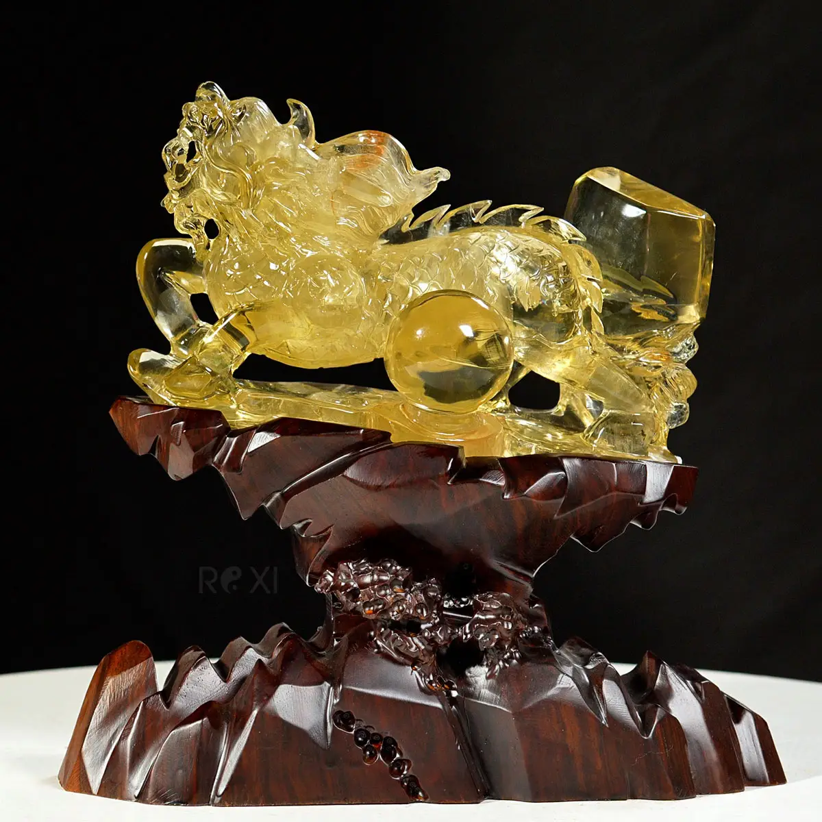 Kỳ Lân Đá Quý Chính Hãng: Chìa Khóa Hóa Giải Phong Thủy, Thu Hút Tài Lộc Và Bình An Vững Chãi 6 Kỳ Lân đá quý Thạch Anh Vàng chạm khắc rõ nét.