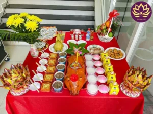 Mâm cúng khai trương trang nghiêm, đầy đủ lễ vật.