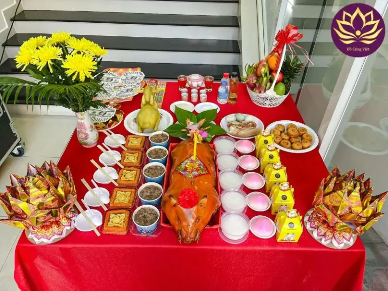 Mâm cúng khai trương trang nghiêm, đầy đủ lễ vật.