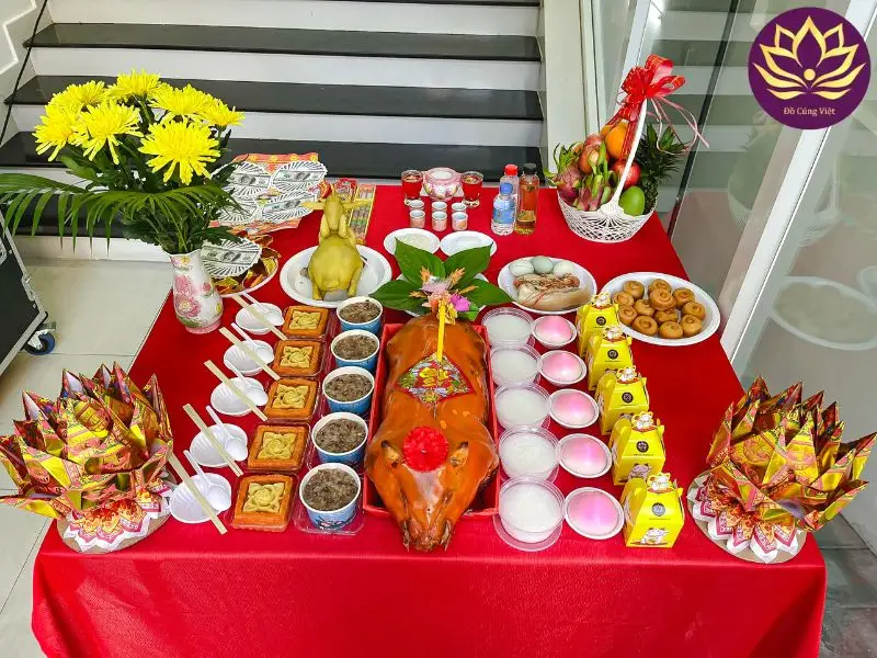 Mâm cúng khai trương trang nghiêm, đầy đủ lễ vật.