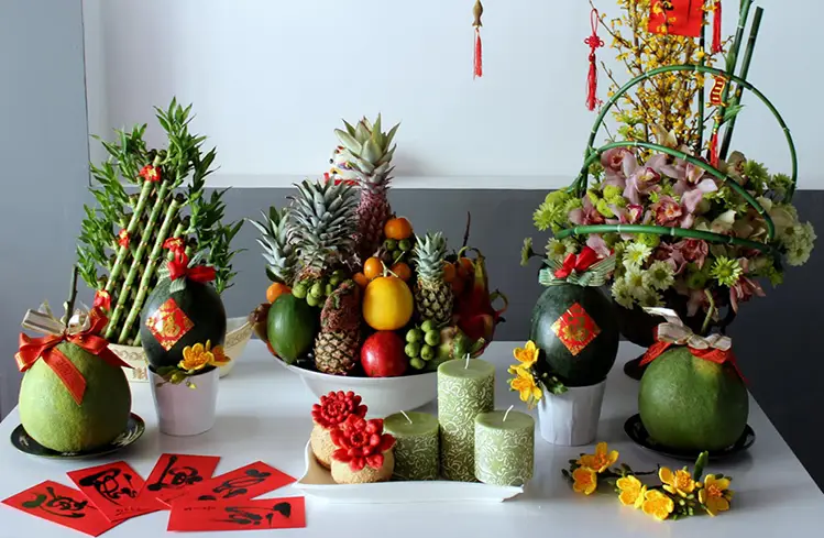 Mâm Ngũ Quả Miền Nam: Bố Cục Chuẩn, Ý Nghĩa Sâu Sắc Cho Gia Đình 6 Bàn thờ gia tiên trang trọng, mâm ngũ quả miền Nam.