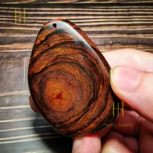 Vân gỗ sưa tự nhiên độc đáo.