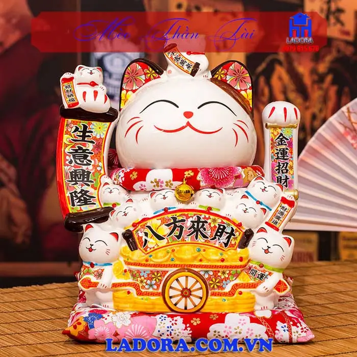 Mèo Thần Tài vượng khí cửa hàng