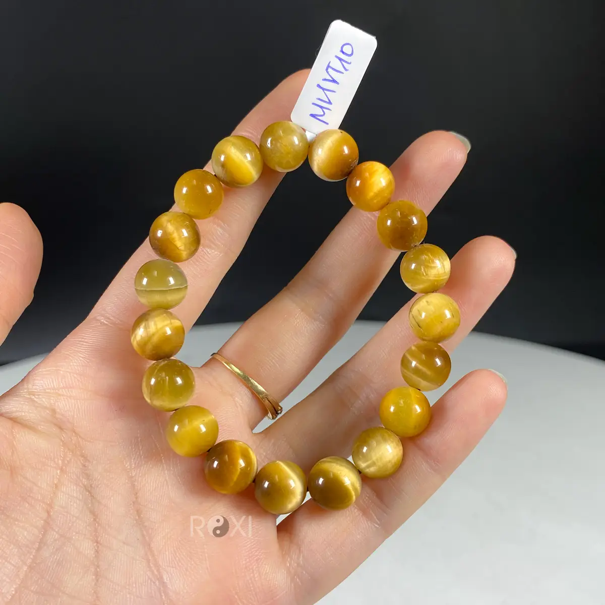 Vòng Phong Thủy Hợp Tuổi: Chìa Khóa Khai Mở Vận Mệnh, Cân Bằng Năng Lượng Cho Cuộc Sống Thịnh Vượng 7 Vòng tay đá mắt hổ vàng, thạch anh trắng