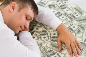 Giấc Mơ Thấy Tiền Polymer: Người Đàn Ông Đang Suy Nghĩ