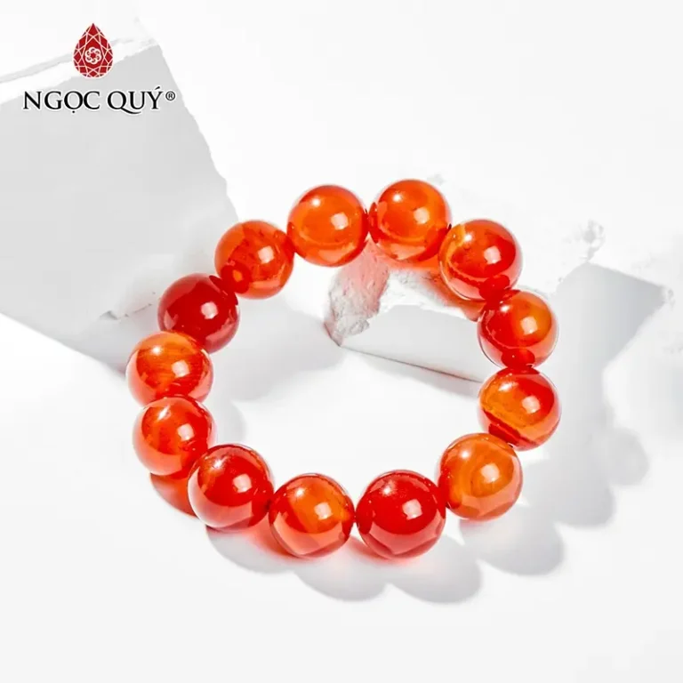 Vòng đá phong thủy đỏ rực hành Hỏa