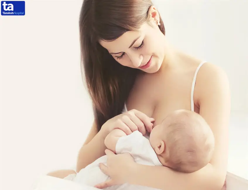 Giải Mã Giấc Mơ Nằm Mơ Thấy Vú: Điềm Báo Nào Đang Chờ Đợi Bạn? 3 Mẹ cho con bú: Nuôi dưỡng khởi đầu mới.