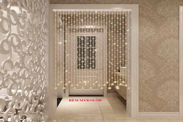 Hóa giải cầu thang bằng rèm che: Hướng dẫn chuẩn Phong thủy 6 Rèm hạt gỗ pha lê: Chất liệu, kiểu dáng.