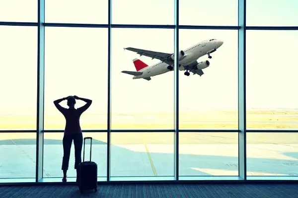 Vội vã chạy sân bay, lỡ chuyến bay.