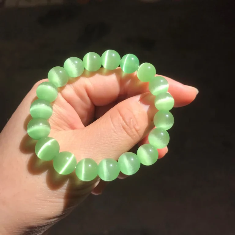 Vòng Đá Mắt Mèo Tự Nhiên, Ánh Sáng Huyền Ảo.