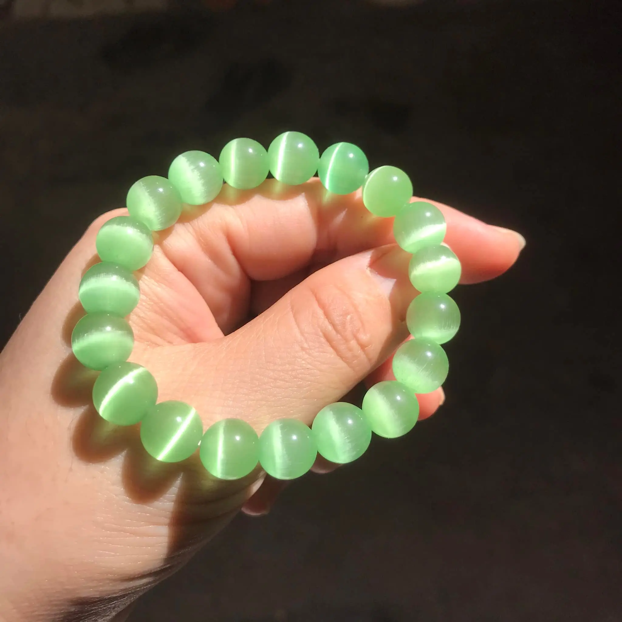 Vòng Đá Mắt Mèo Tự Nhiên, Ánh Sáng Huyền Ảo.