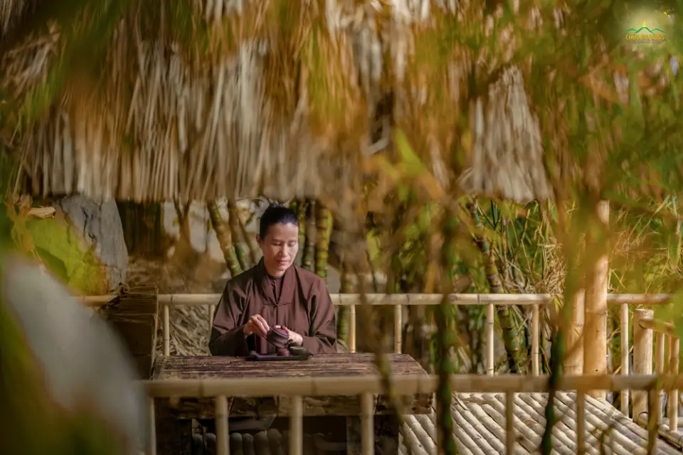 Giải Mã Giấc Mơ Thấy Phật Là Điềm Gì: An Tâm Sống Thiện 7 Thiền định bình yên: Khoảnh khắc thư thái, thanh tịnh.