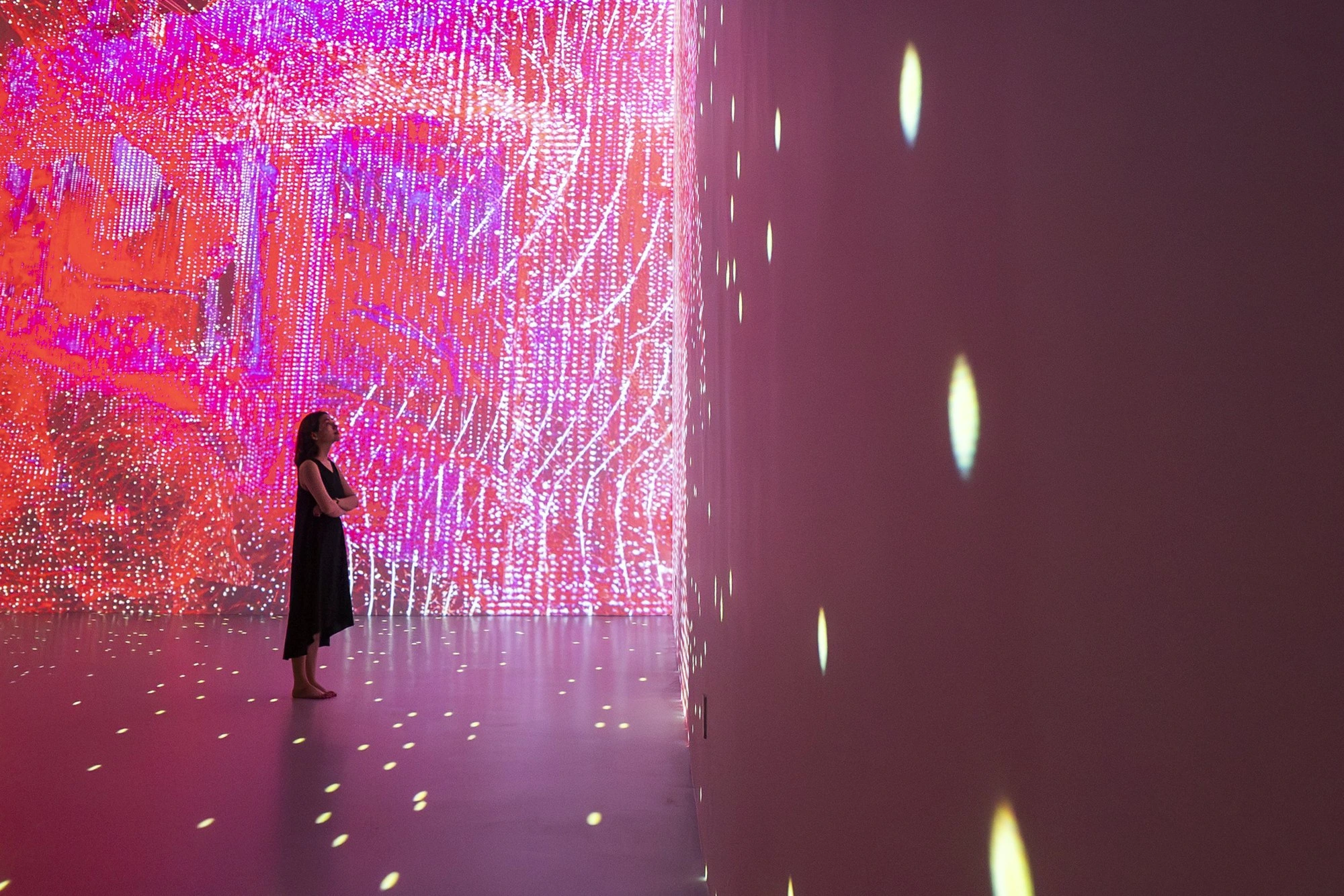 Giải Mã Giấc Mơ "Nằm Mơ Không Nhớ": Lời Giải Tâm Linh Và Hóa Giải 7 Số bay lượn không gian kỹ thuật số.