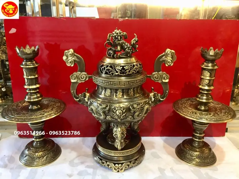 Hồ Lô Hóa Sát Bàn Thờ: Sắp Đặt & Nghi Lễ Chuẩn Mực Gia Tiên 6 Bộ đỉnh đồng tam sự ngũ sự bàn thờ