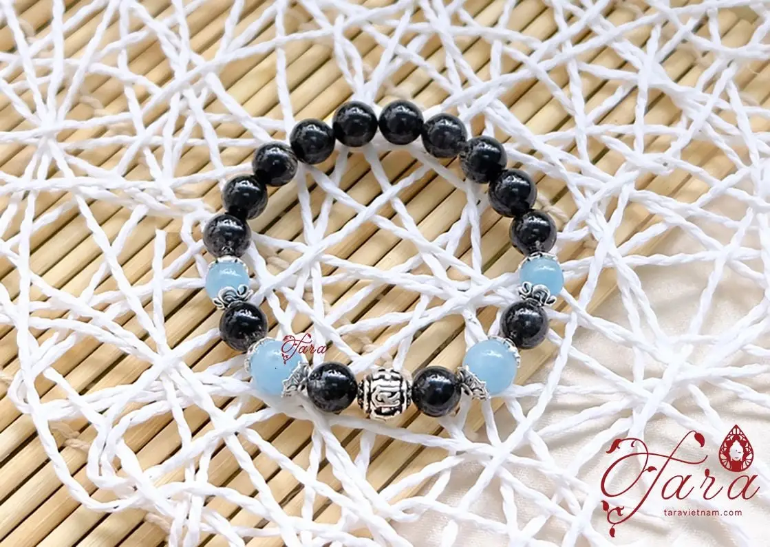 Vòng thạch anh đen hoặc Aquamarine