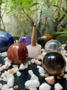 Bàn thờ thạch anh: Sai cách, phong thủy nặng nề.