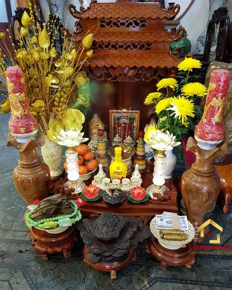Bàn thờ trang nghiêm với Thiềm Thừ hài hòa