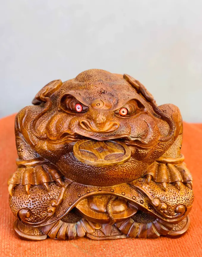 Kiêng Kỵ Thiềm Thừ Đặt Thấp: Hóa Giải Vận Xui, Kích Hoạt Tài Lộc 4 Thiềm Thừ: Vị trí đặt sai kiêng kỵ.