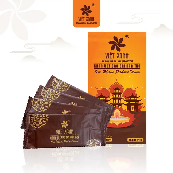 Nước và khăn bao sái bàn thờ