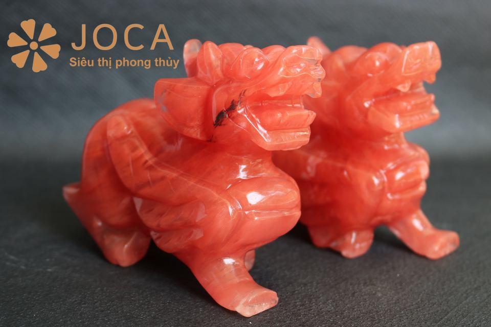 Tỳ Hưu Để Bao Lâu Thì Thay? Giải Đáp Từ Chuyên Gia Về Chu Kỳ Năng Lượng & Cách Duy Trì Linh Khí Vượng Phát 7 Tiễn Tỳ Hưu cũ trang trọng với vải đỏ