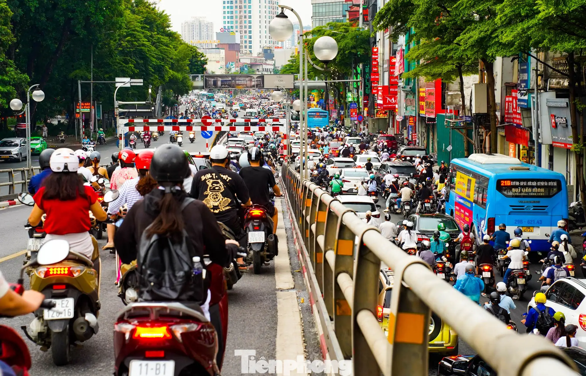 Người lạc lối giữa ngã tư đường.